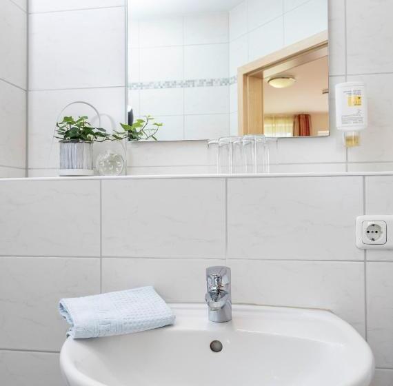 Пятиместный Стандартный Номер, Am Wiesenweg L 24h Check In
