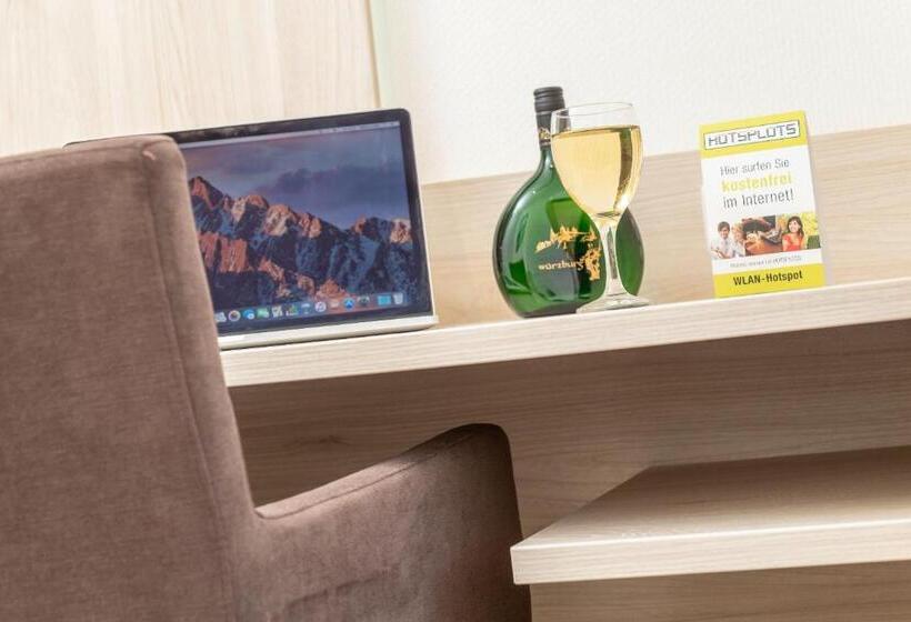 デラックスルーム, Am Wiesenweg L 24h Check In