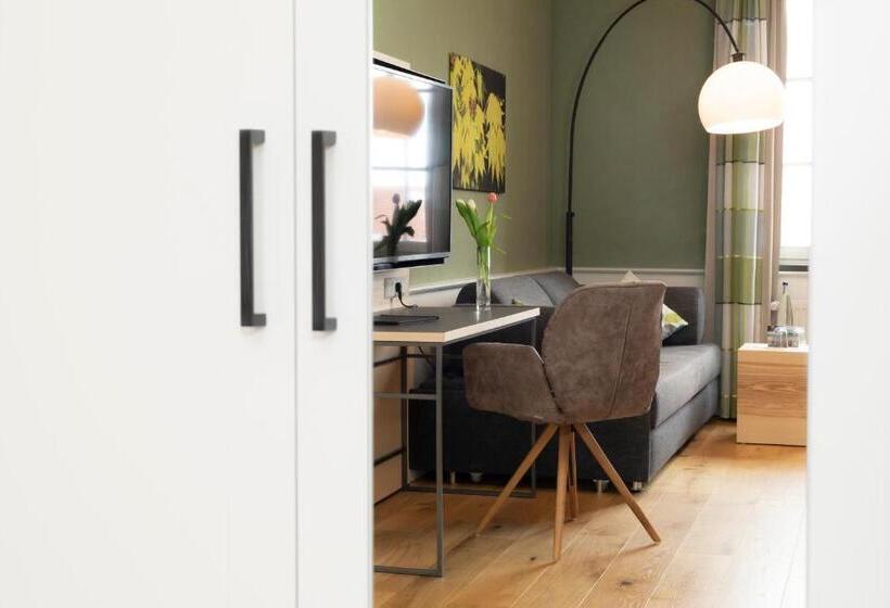 Comfort room with lake view, Der Löwen