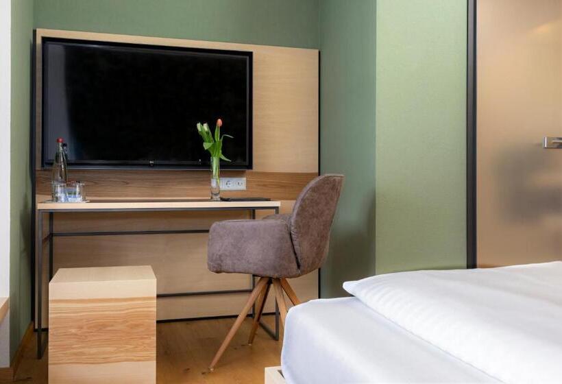 标准间, Der Löwen