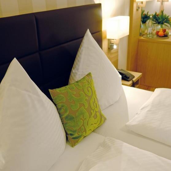 标准间, Der Löwen