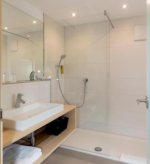 Comfort room with lake view, Der Löwen