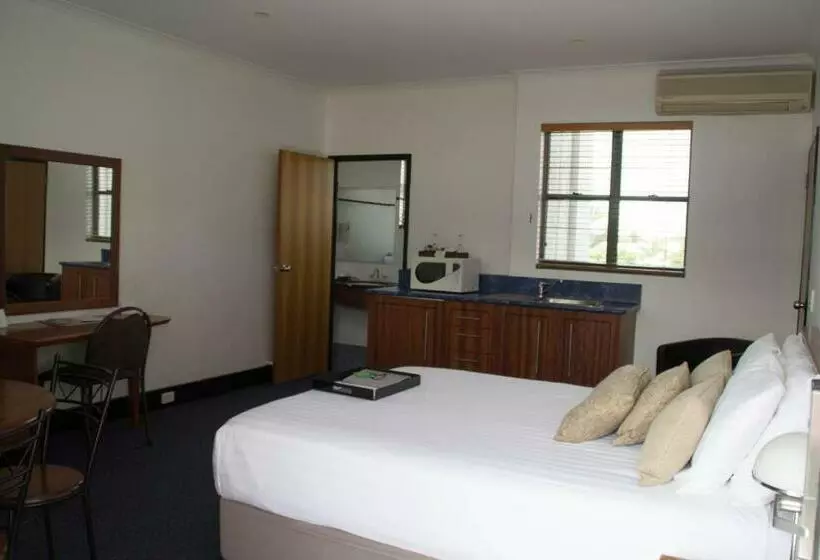 スタンダードスタジオ, Gladstone Capricorn Apartments