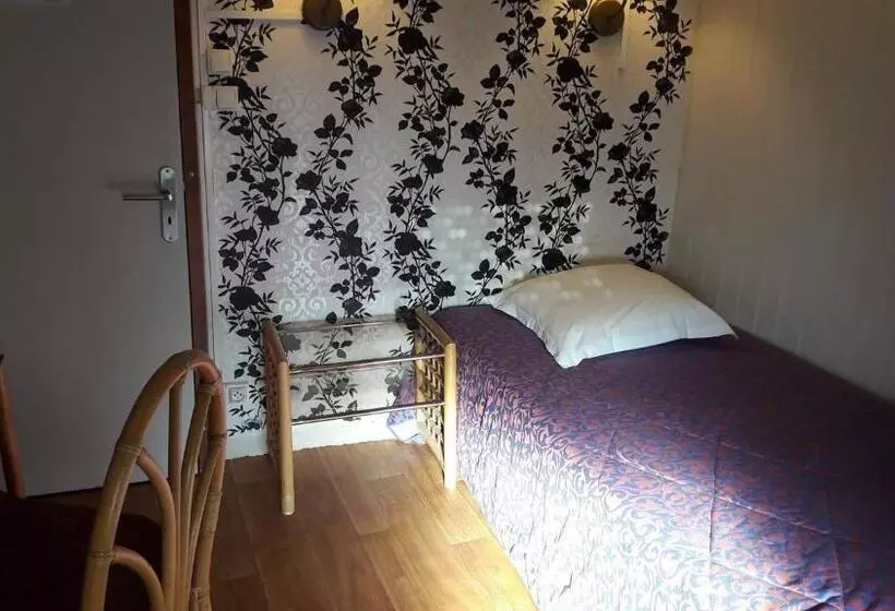 Standard Yhden Hengen Huone, Hôtel Ecu De France