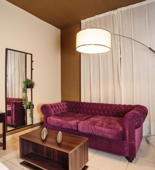 غرفة قياسية, Maria S