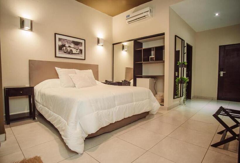 غرفة قياسية, Maria S