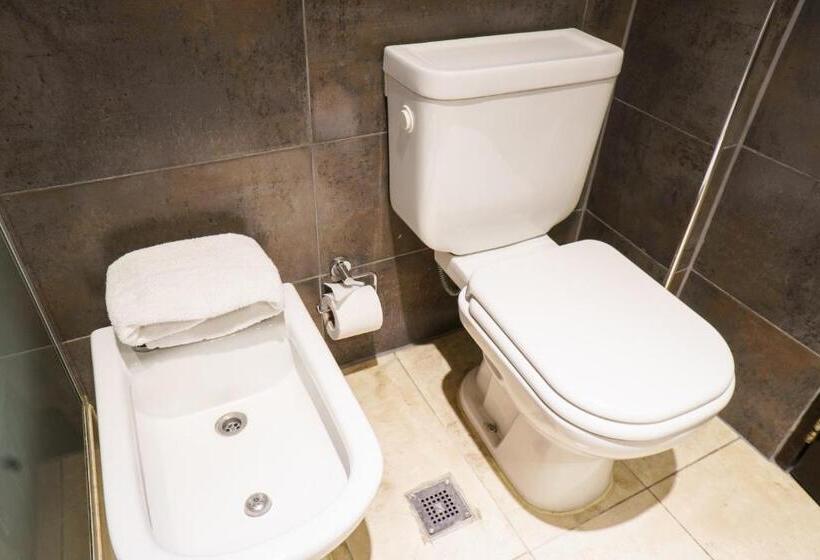 غرفة قياسية رباعية, Maria S