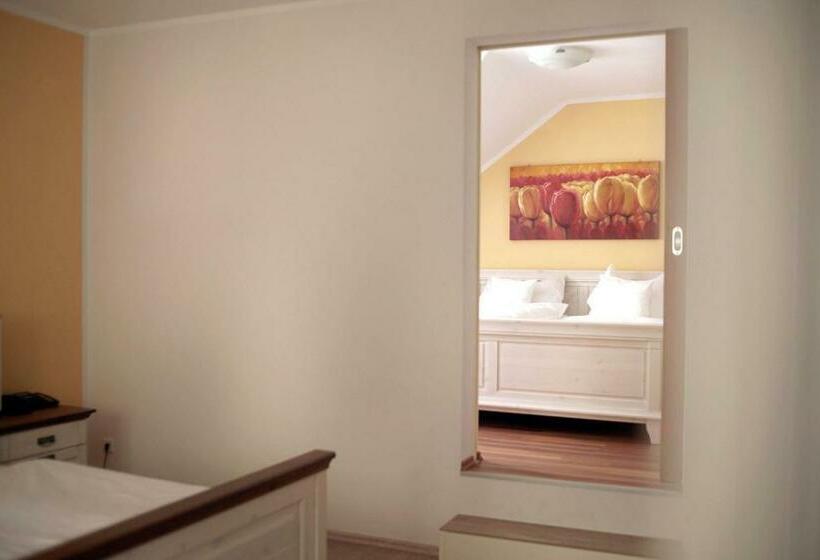 חדר סטנדרט לארבעה, Pension & Seminarhaus Haus Am Fluss