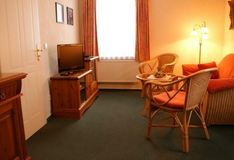 جناح, Landhotel Lönskrug