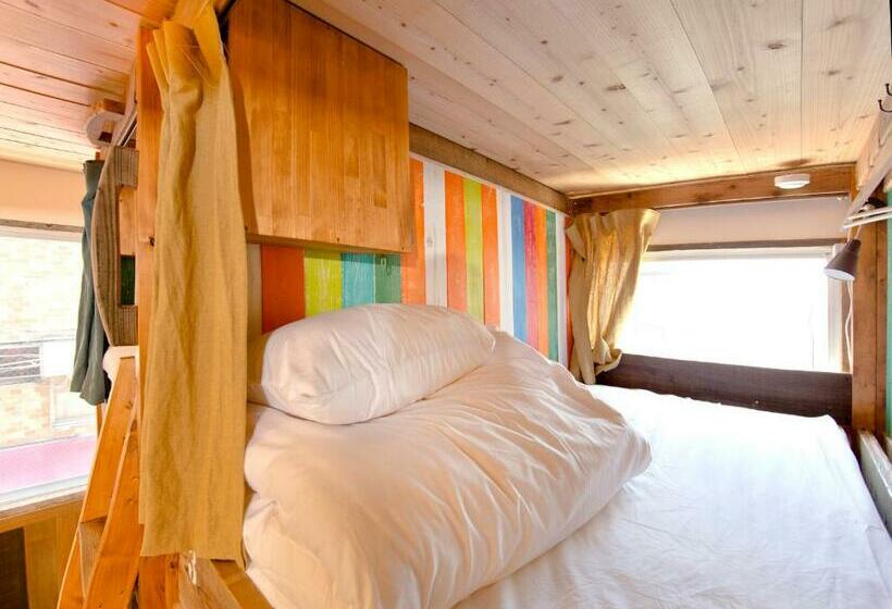 غرفة رباعية اقتصادية مع حمام مشترك, The Pax Hostel