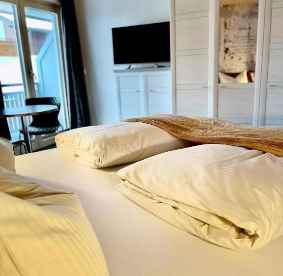 Standard Kolmen Hengen Huone Parveke, Vintage Hotel Charivari Sommer Hörnerbahnen Kostenlos