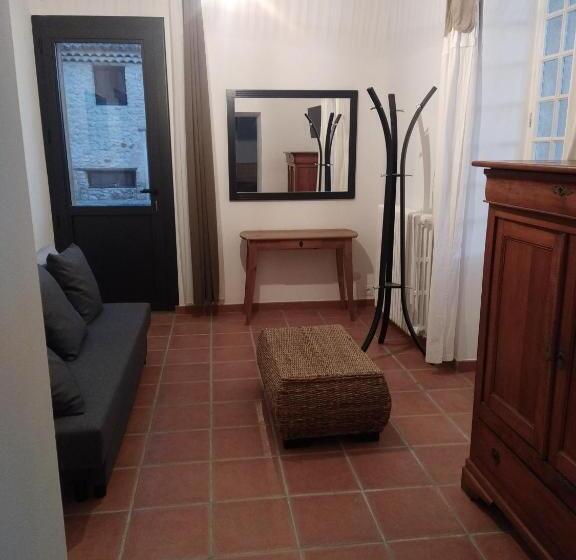 带1个卧室带花园景观的公寓, Mas De La Sauline