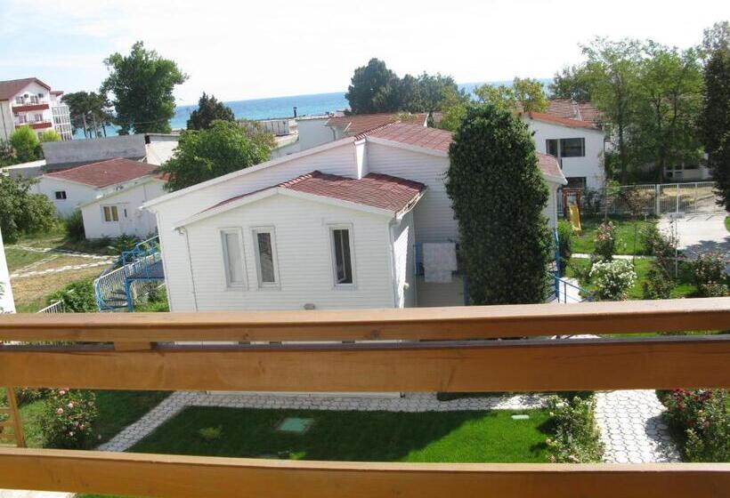 غرفة قياسية ثلاثية حمام مشترك, Hostel White Inn