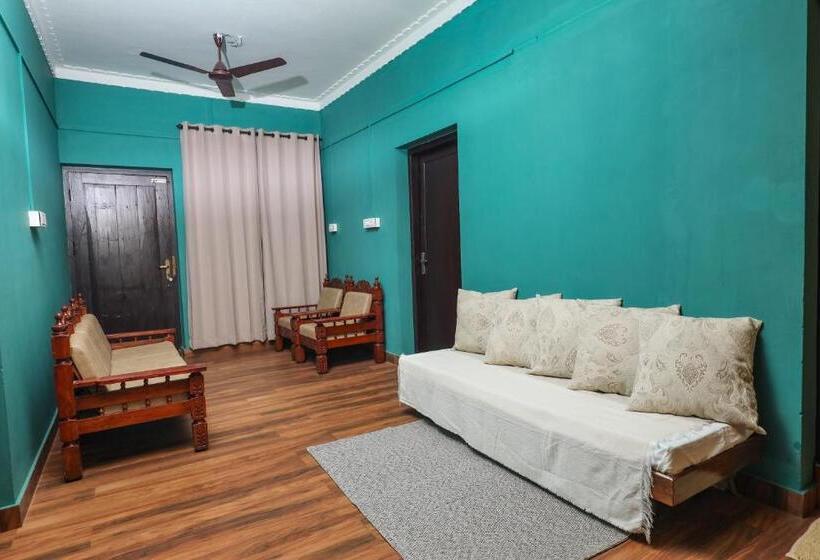 4间卧室的房子, Hill Rows Estate By Greenescapes