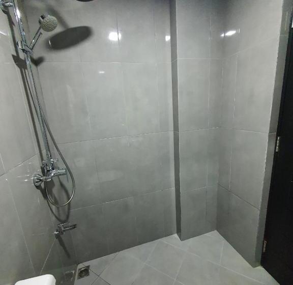 اتاق لوکس, Tour Inn