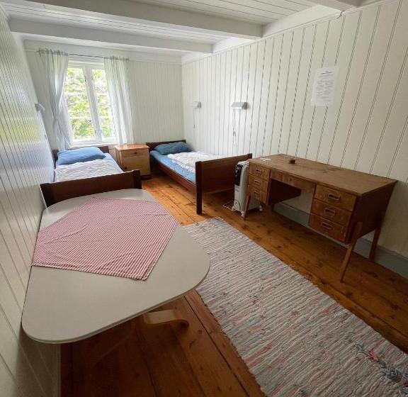 Номер Economy с общей ванной комнатой, Lofoten Budget Hostel