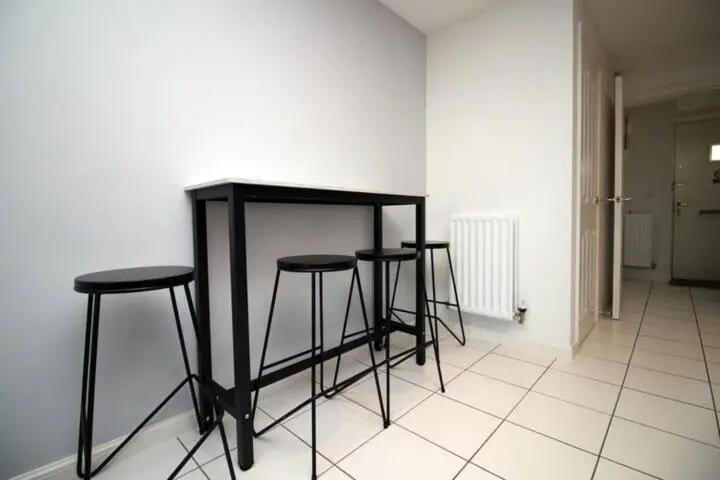 Talo 1 Makuuhuone, 4 Br | Free Parking | Garden
