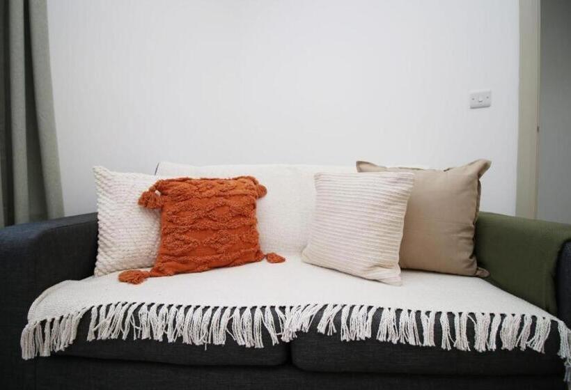 בית, חדר שינה 1, Old Market House