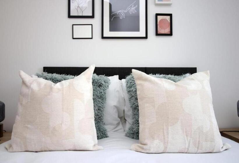 בית, חדר שינה 1, Old Market House