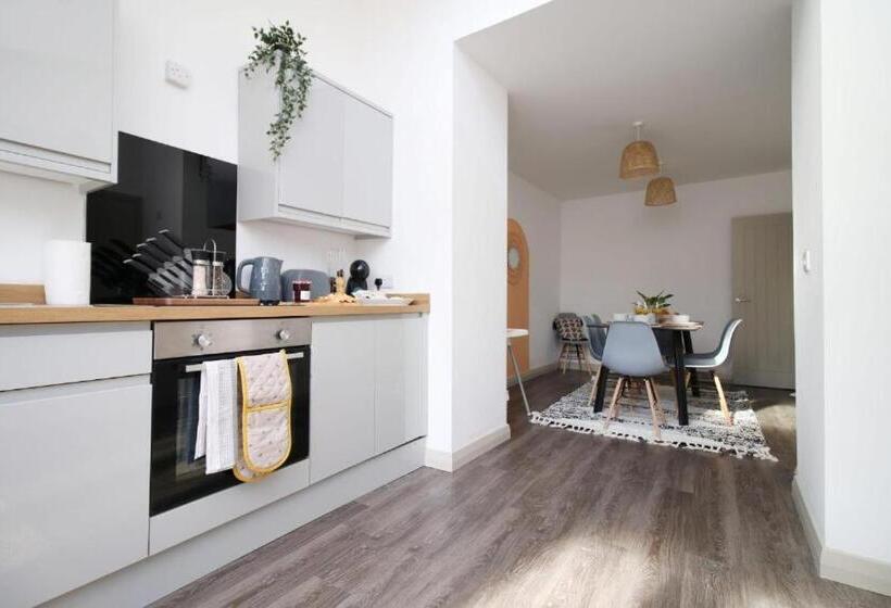 בית, חדר שינה 1, Old Market House