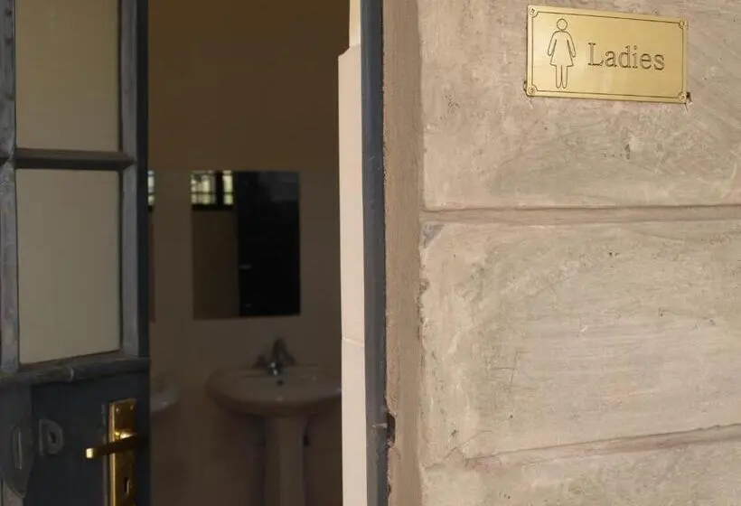 اتاق خانوادگی با سرویس بهداشتی مشترک, Voi Lutheran Guesthouse