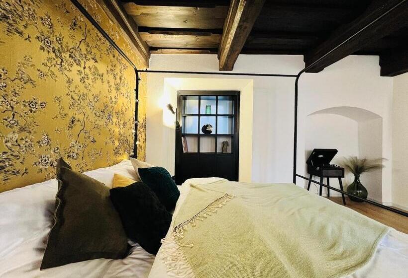 سوییت لوکس, Pension Mono   Deluxe   Adults Only