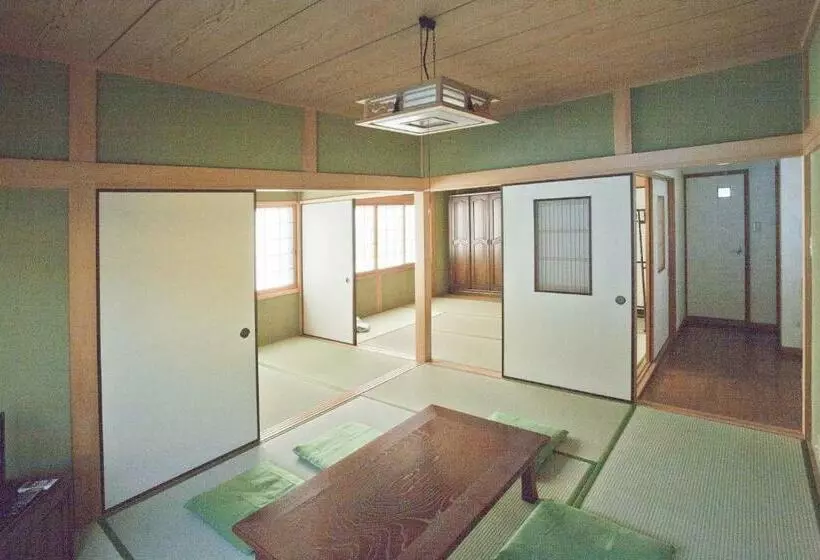 ３ベッドルームハウス, Dormitory Sandanya Guest House