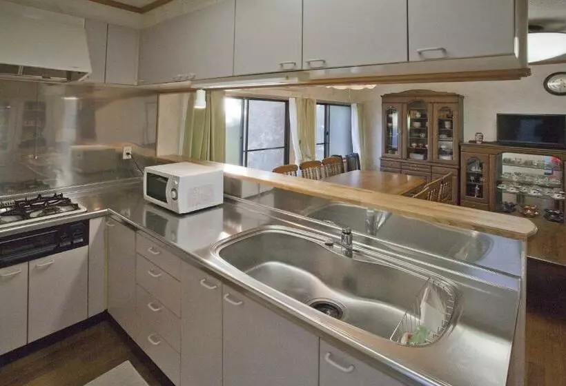 ３ベッドルームハウス, Dormitory Sandanya Guest House