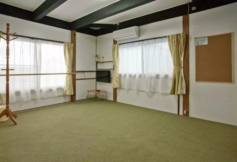 バス共有のスタンダードルーム, Dormitory Sandanya Guest House