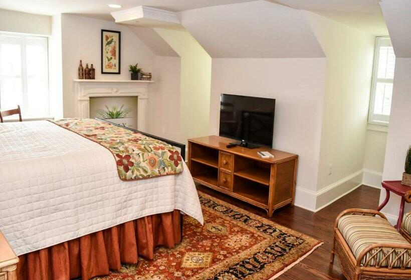 带大床的标准间, Inn At Evergreen