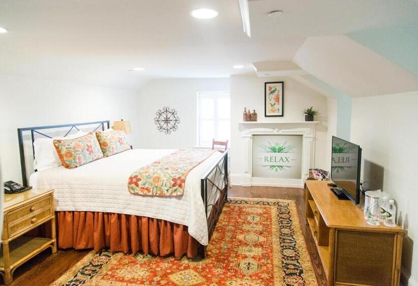 带大床的标准间, Inn At Evergreen