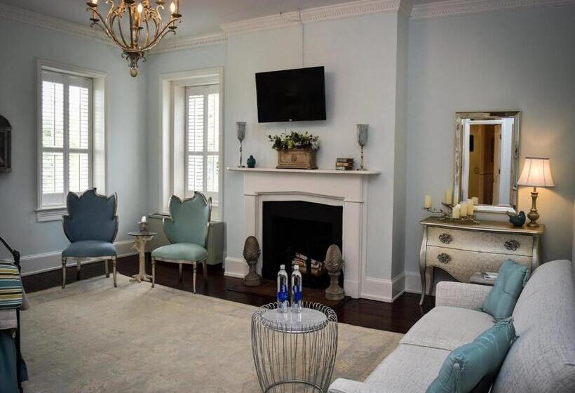 带大床的标准工作室, Inn At Evergreen