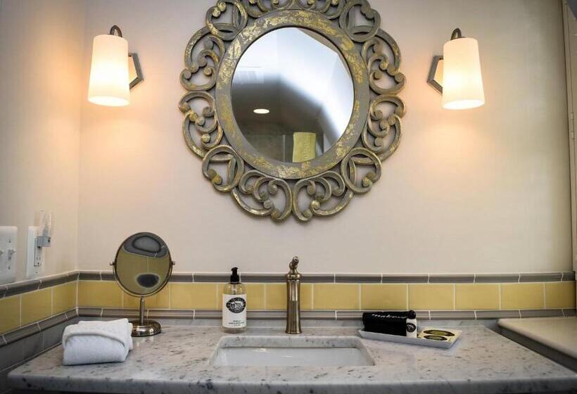 带大床的标准工作室, Inn At Evergreen