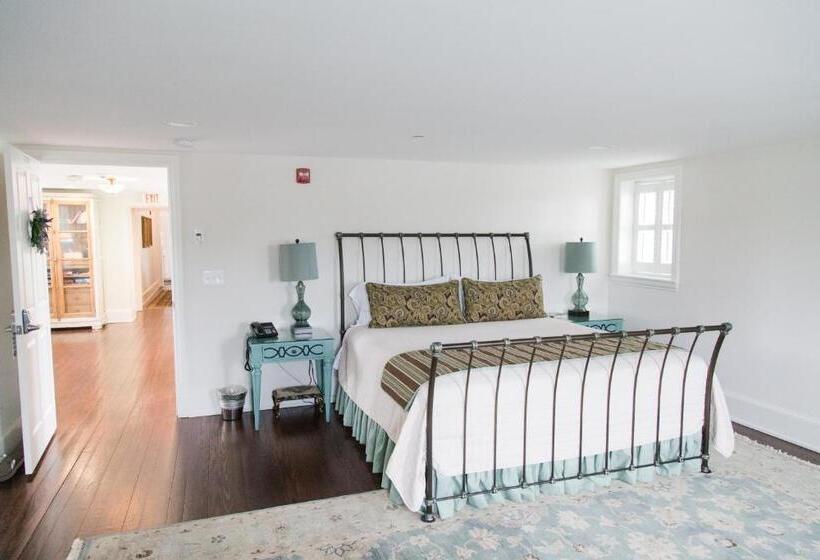 适合残疾人士使用的带超级大床的标准间, Inn At Evergreen