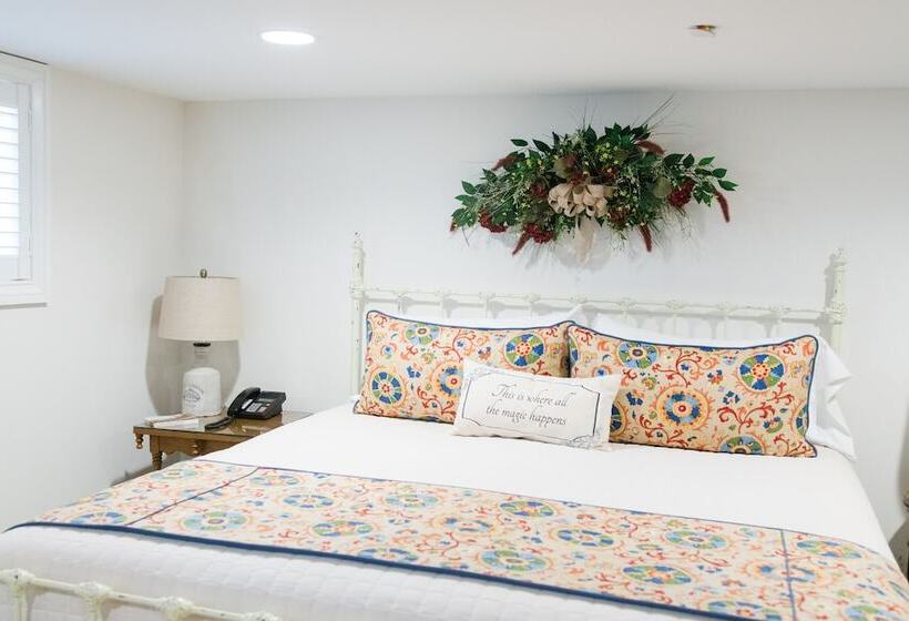 标准间, Inn At Evergreen