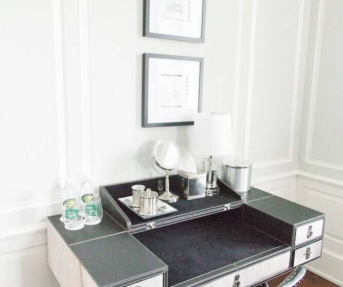 标准间, Inn At Evergreen