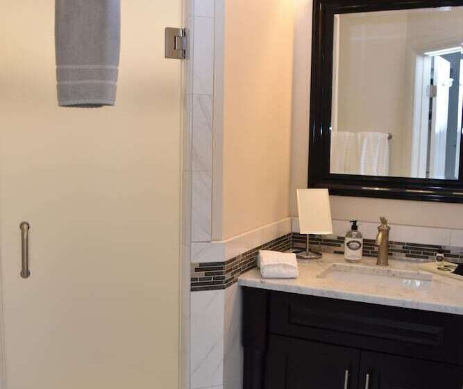 标准间, Inn At Evergreen