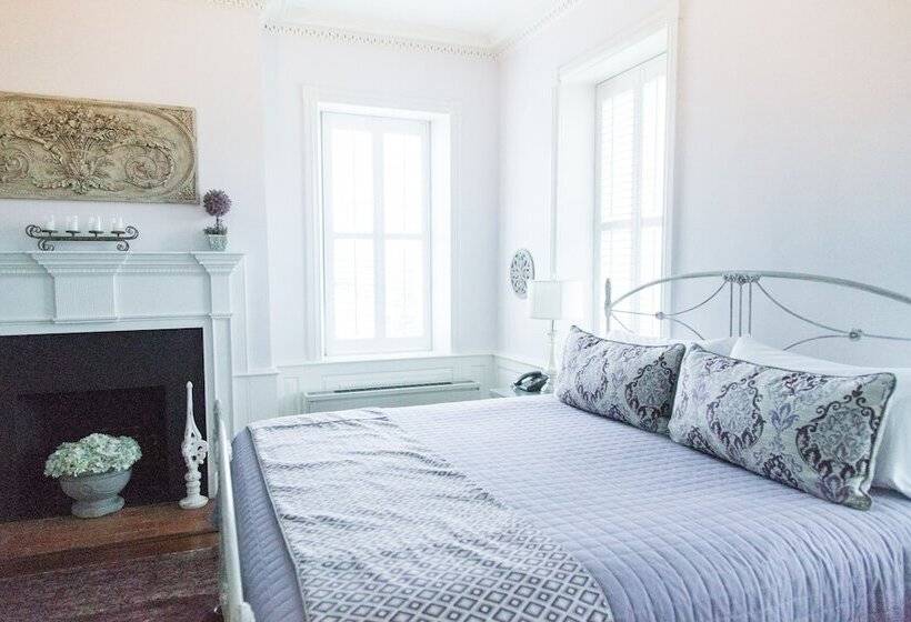 标准间, Inn At Evergreen