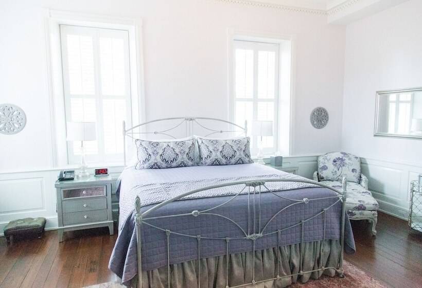 标准间, Inn At Evergreen