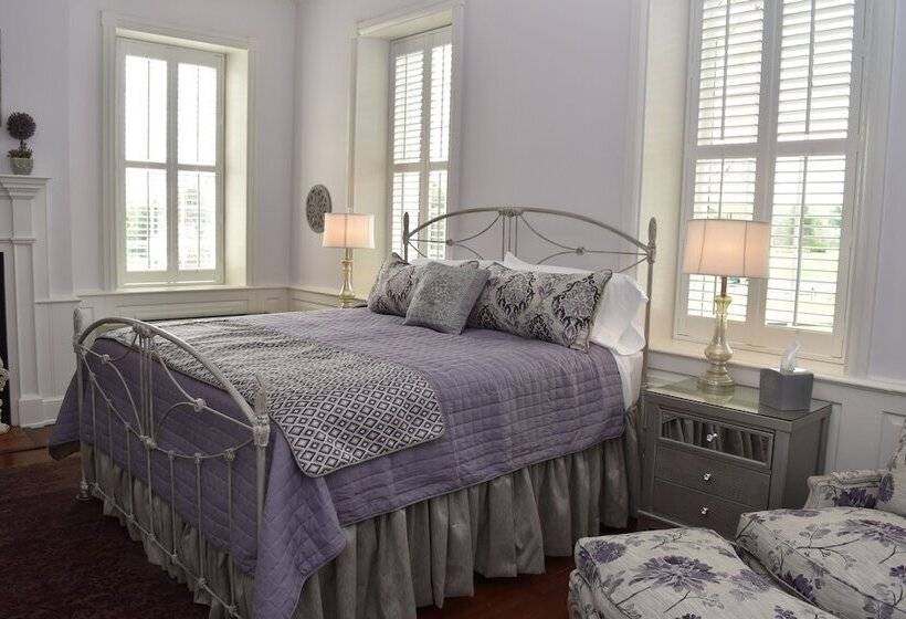 标准间, Inn At Evergreen