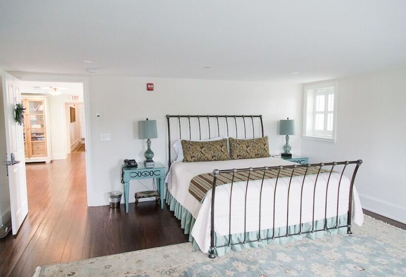 标准间, Inn At Evergreen