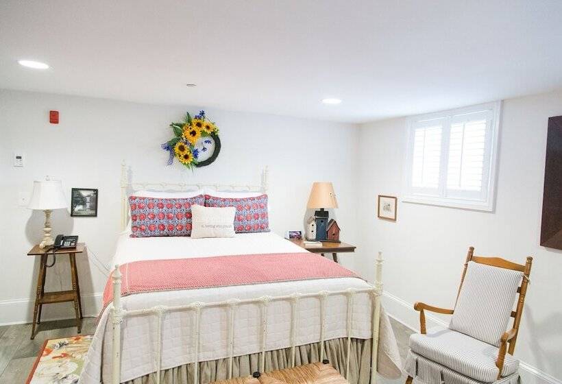 标准间, Inn At Evergreen