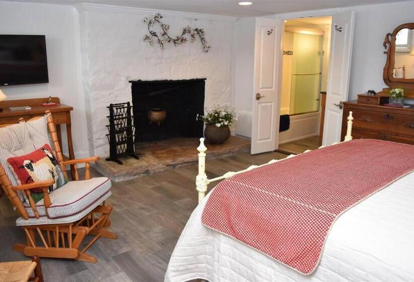 标准间, Inn At Evergreen