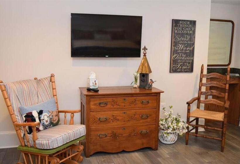 带大床的标准间, Inn At Evergreen