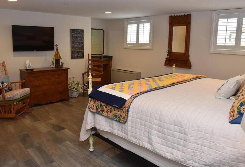 带大床的标准间, Inn At Evergreen