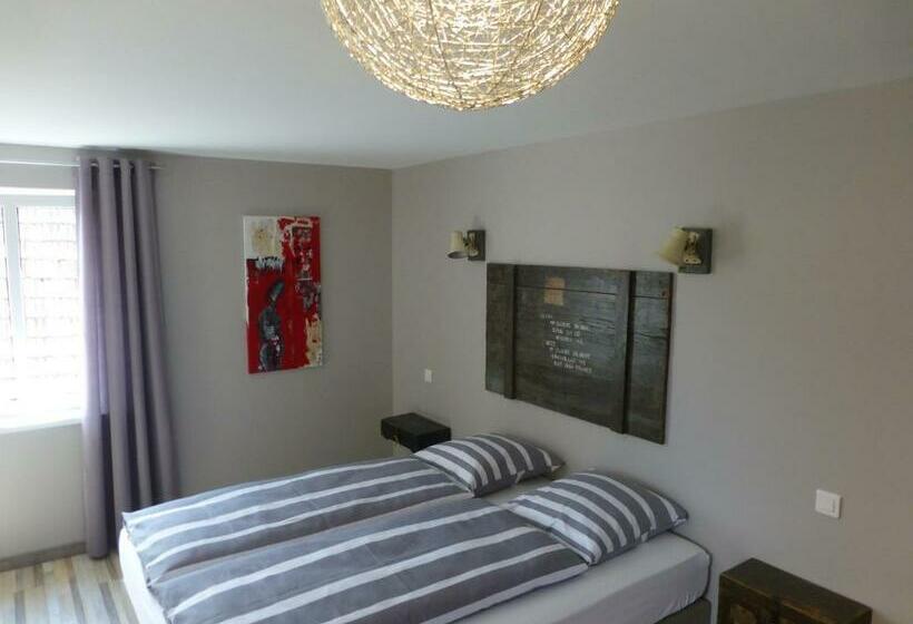 غرفة قياسية, L’été En Novembre