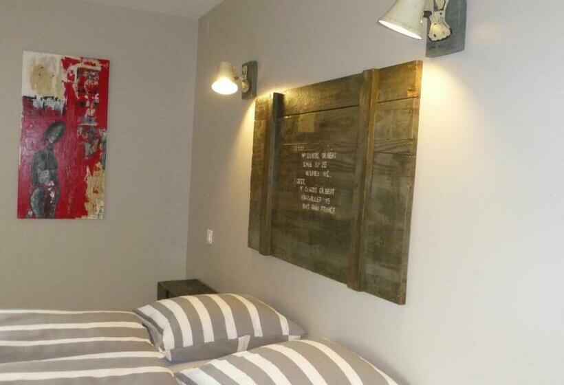 غرفة قياسية, L’été En Novembre