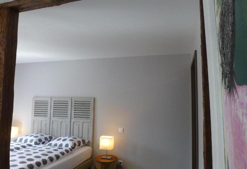 غرفة قياسية, L’été En Novembre