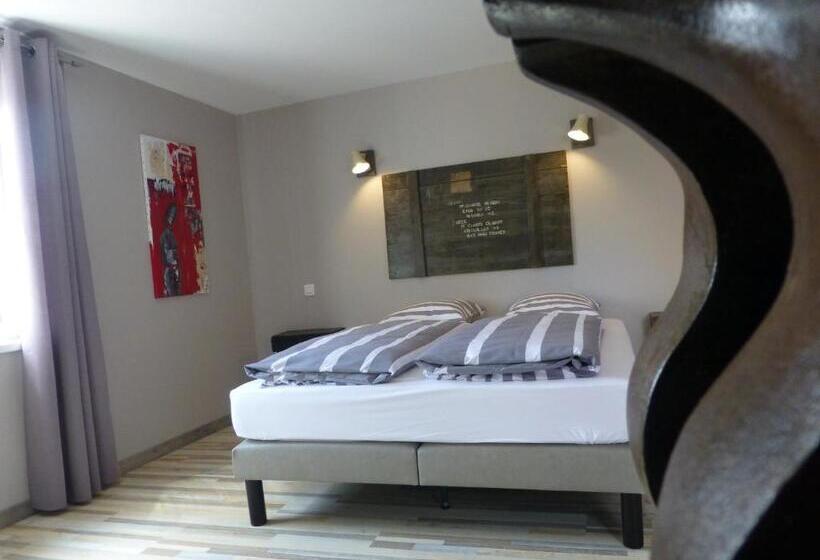 غرفة قياسية, L’été En Novembre