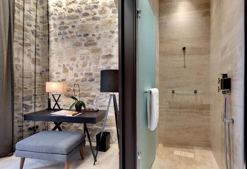 디럭스 룸, Boutique Hôtel Des Remparts & Spa